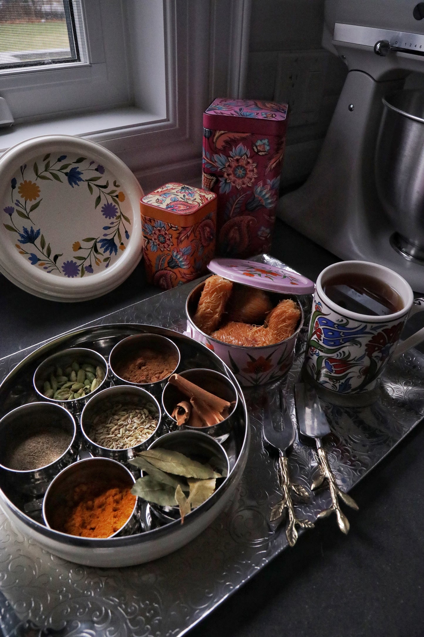 Fireflower metal tin 100g